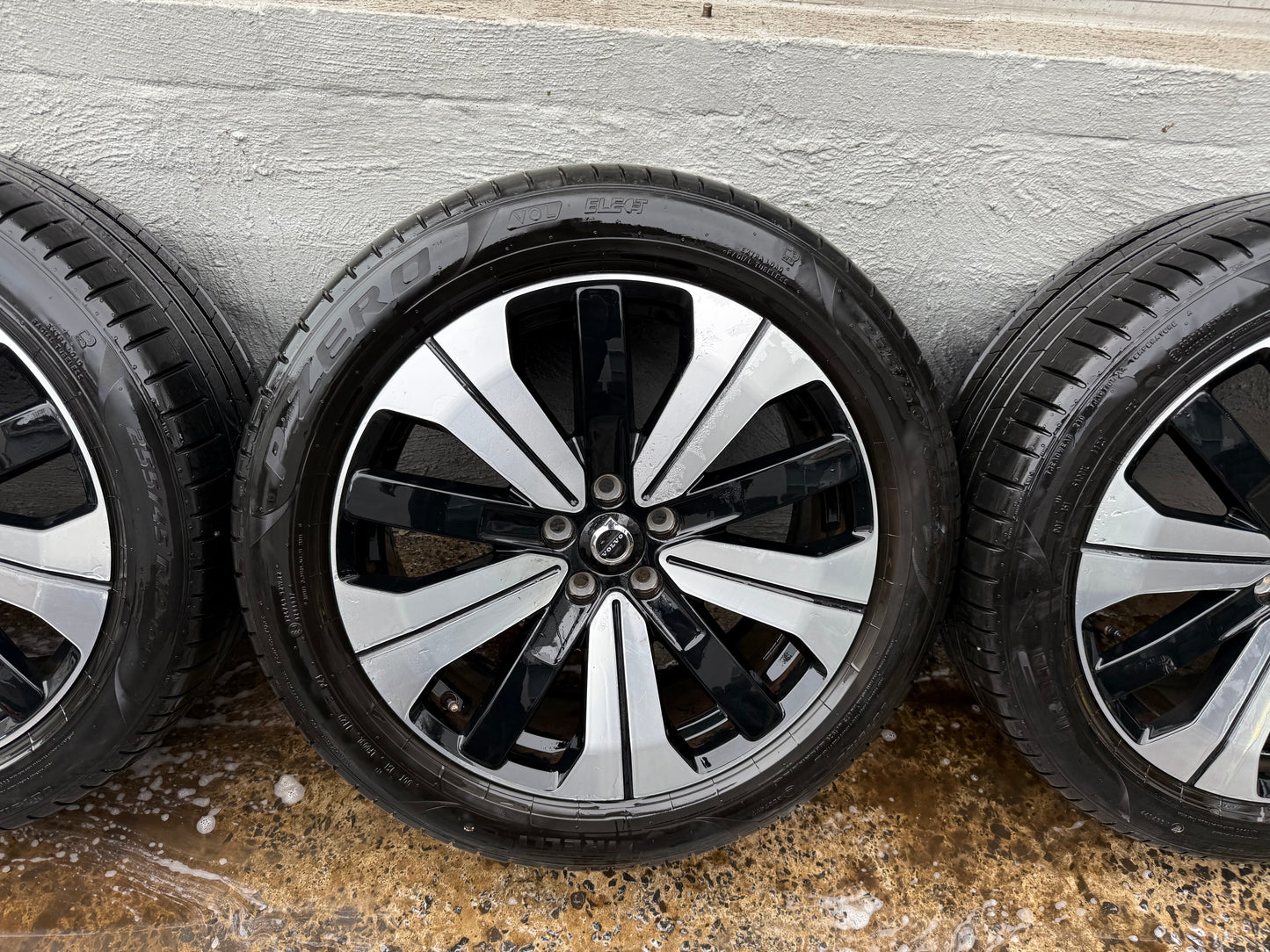 Volvo XC40 XC60 XC90 19” Alloy Wheels with Excellent Tyres