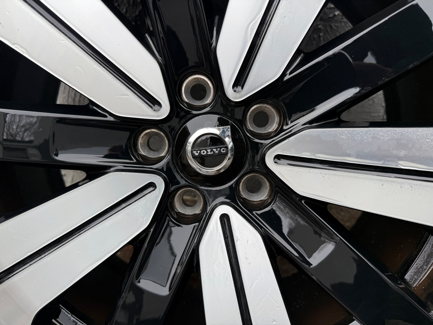 Volvo XC40 XC60 XC90 19” Alloy Wheels with Excellent Tyres