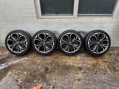 Renault Clio 4 Stud 17” Alloy Wheels with Good Tyres