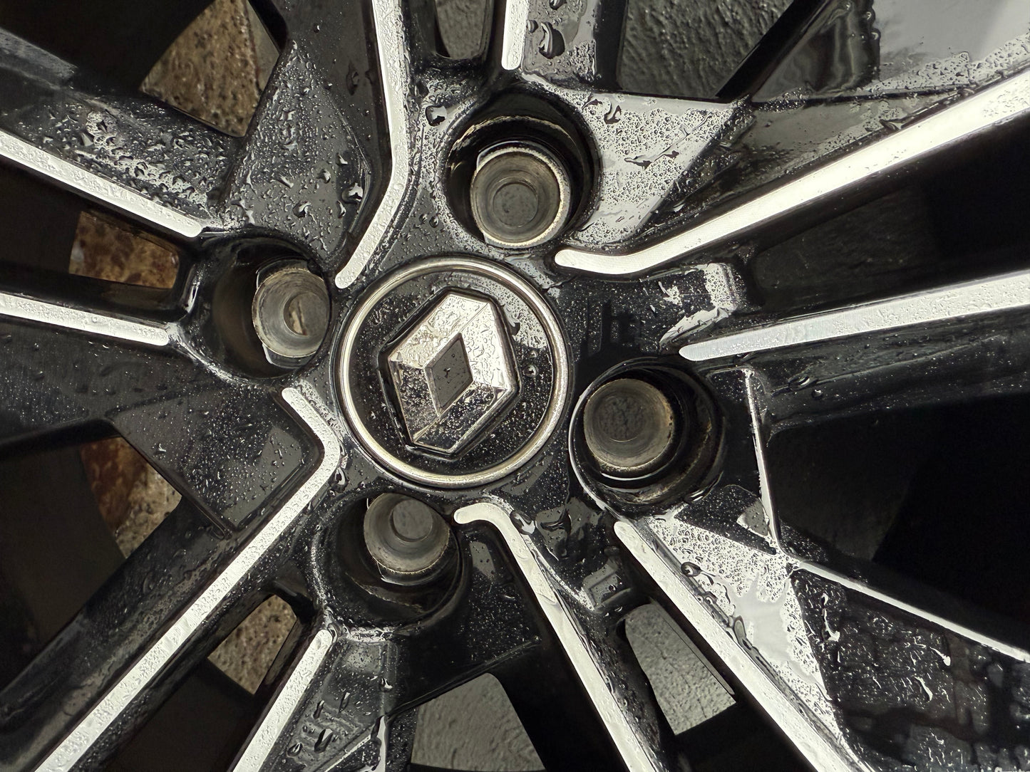 Renault Clio 4 Stud 17” Alloy Wheels with Good Tyres