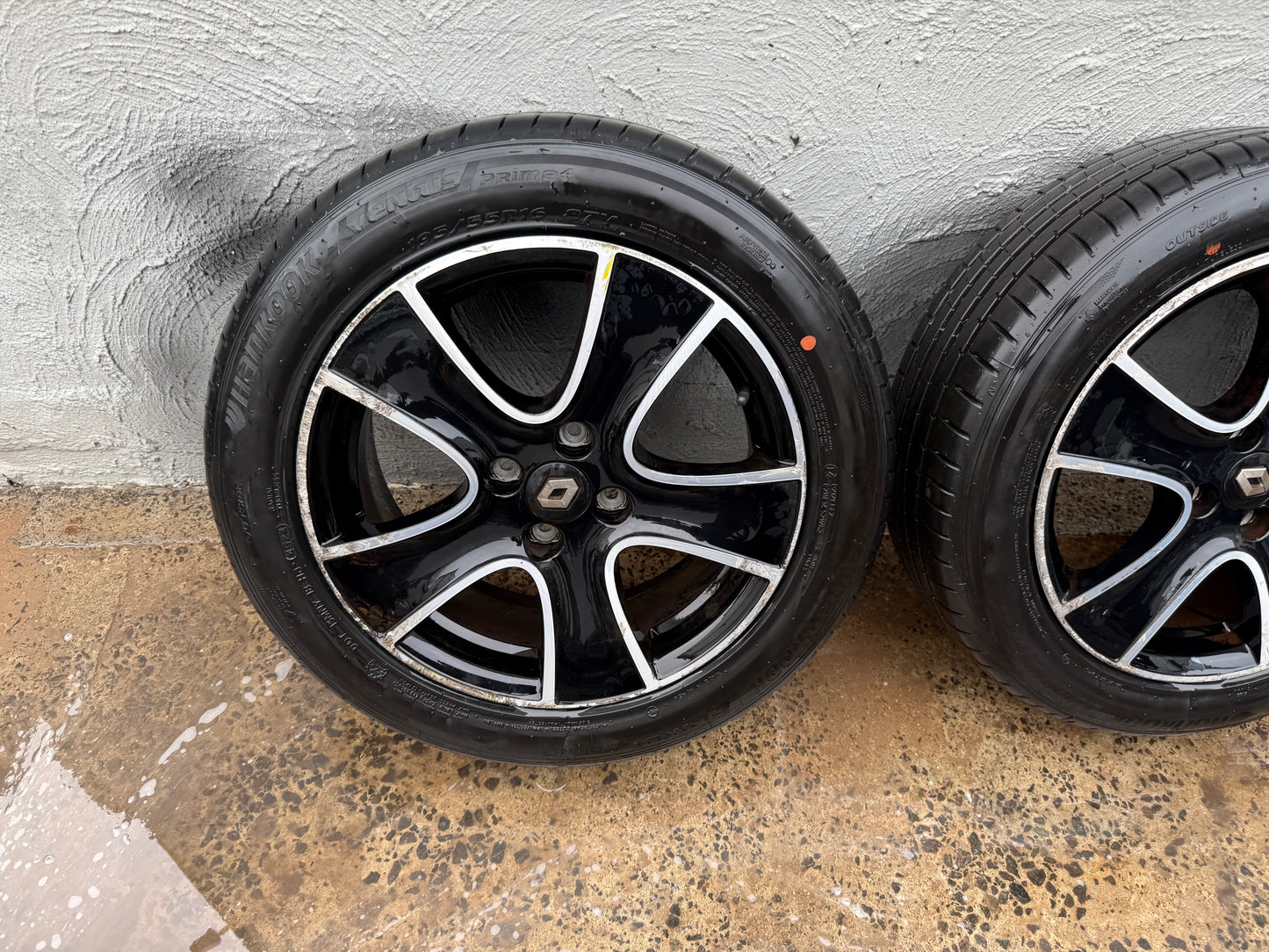 Renault Clio 4 Stud 16” Alloy Wheels with Like New Tyres