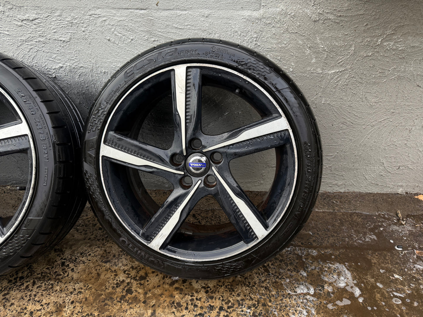 Volvo V40 V60 18” Alloy Wheels with Very Good Tyres