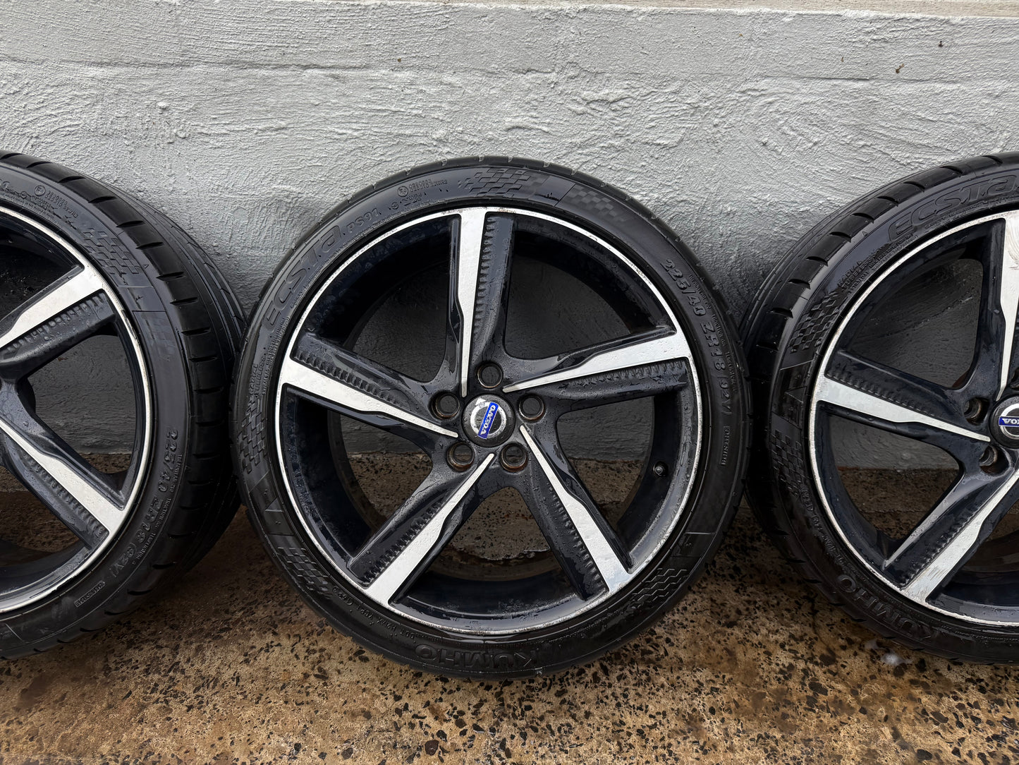 Volvo V40 V60 18” Alloy Wheels with Very Good Tyres