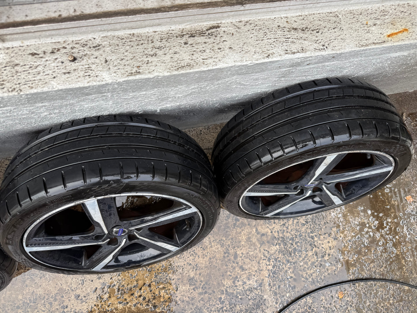 Volvo V40 V60 18” Alloy Wheels with Very Good Tyres