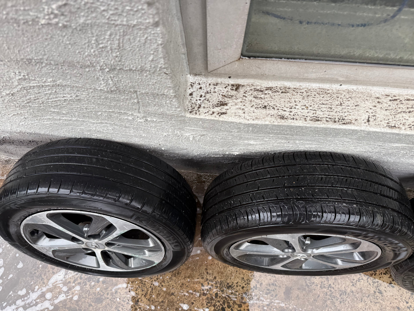 Hyundai i30 16” Alloy Wheels with Tyre