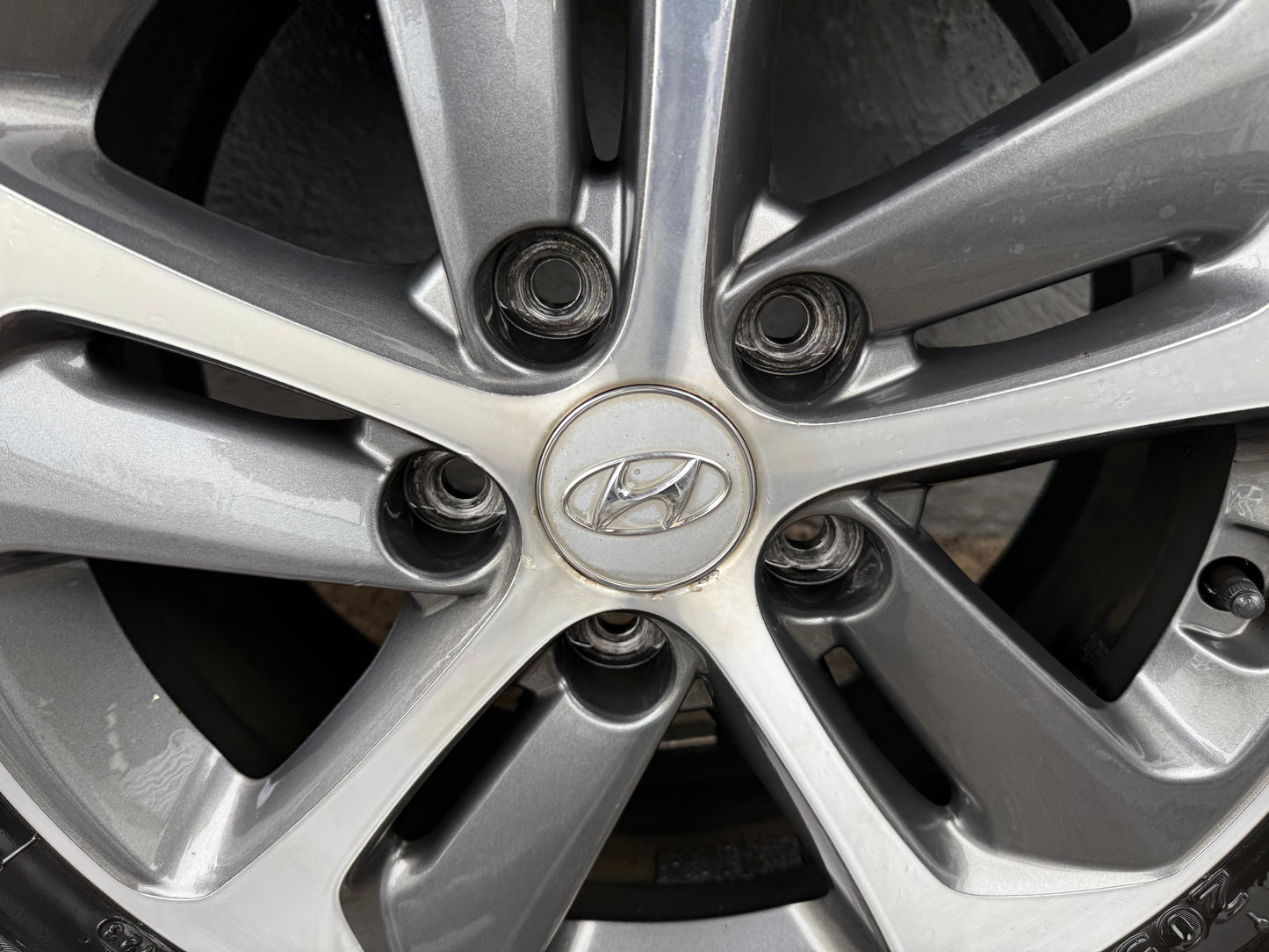 Hyundai i30 16” Alloy Wheels with Tyre