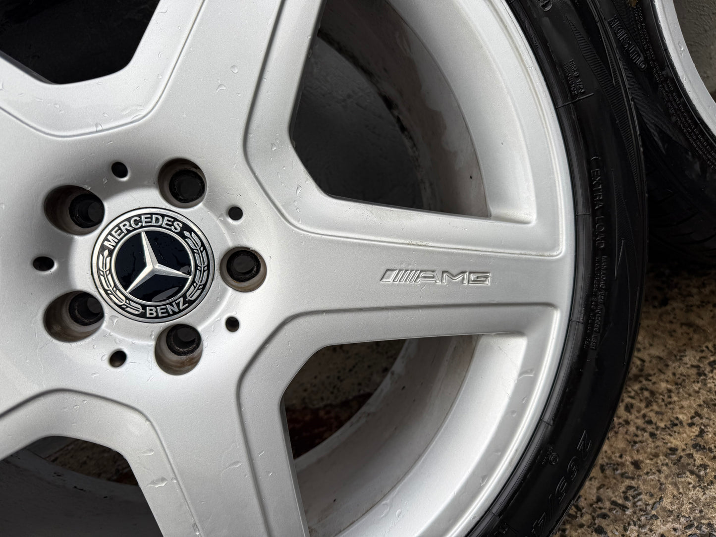 Mercedes ML350 W251 21” Alloy Wheels with Very Good Tyres
