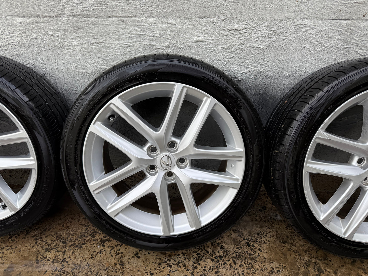 Lexus CT200 17” Alloy Wheels with Excellent Tyres