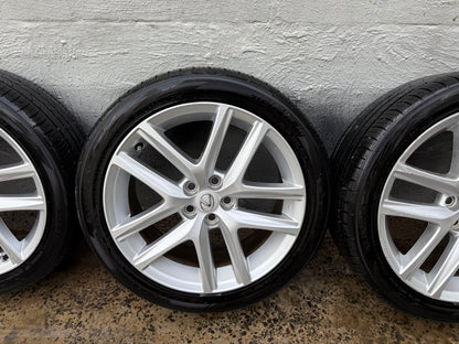Lexus CT200 17” Alloy Wheels with Excellent Tyres