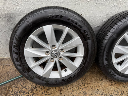 Volkswagen Golf 15” Alloy Wheels with Excellent Tyres