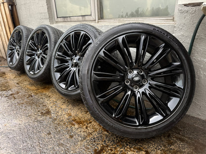 Land Rover Range Rover Sport 22” Alloy Wheels with Excellent Tyres