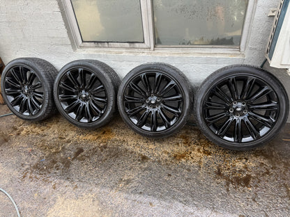 Land Rover Range Rover Sport 22” Alloy Wheels with Excellent Tyres