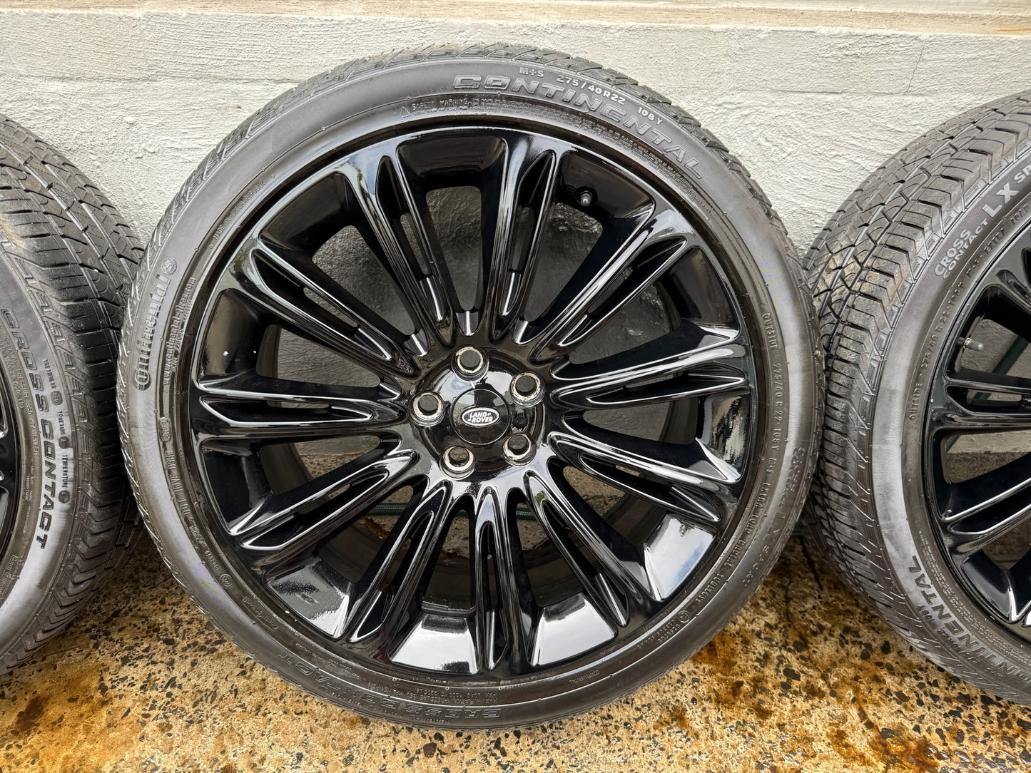 Land Rover Range Rover Sport 22” Alloy Wheels with Excellent Tyres