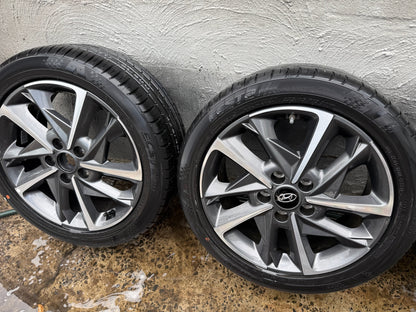 Hyundai i30 17” Alloy Wheels with Good Tyres