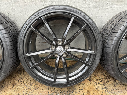 Volkswagen Golf 19” Alloy Wheels with Excellent Tyres