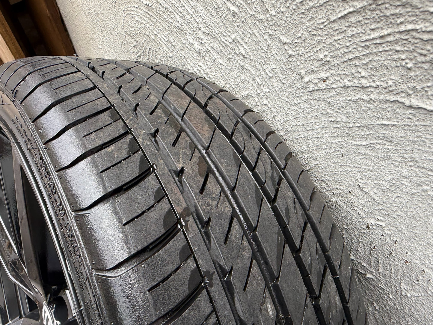 Volkswagen Golf 19” Alloy Wheels with Excellent Tyres