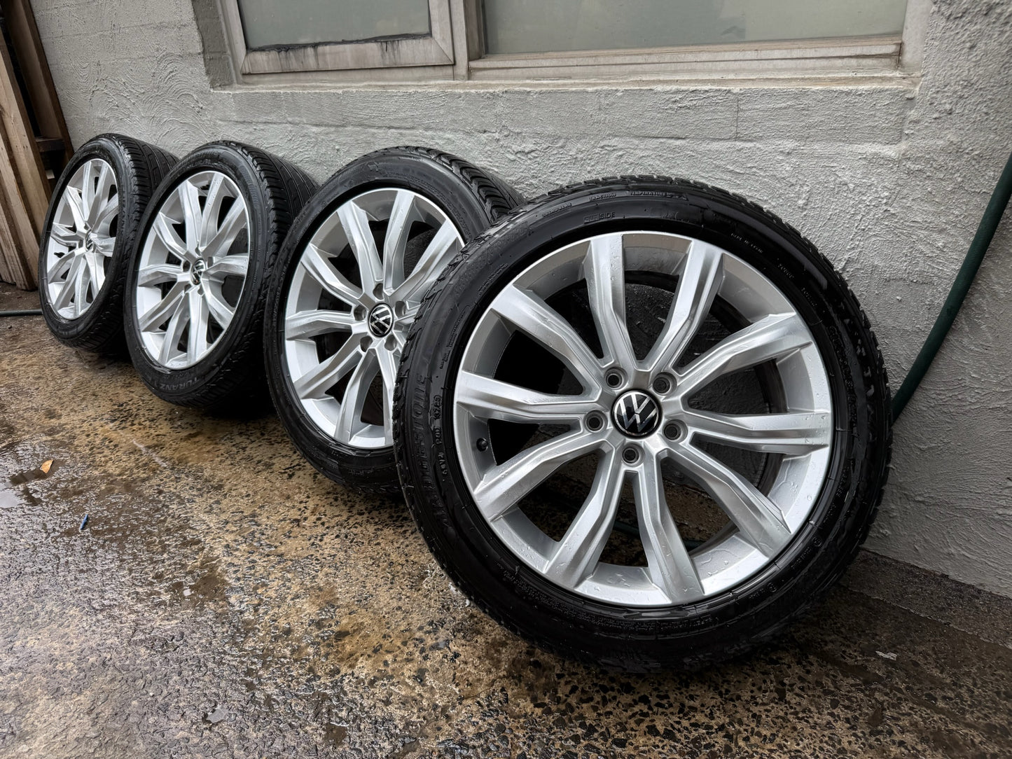 Volkswagen T-Roc 18” Alloy Wheels with Good Tyres