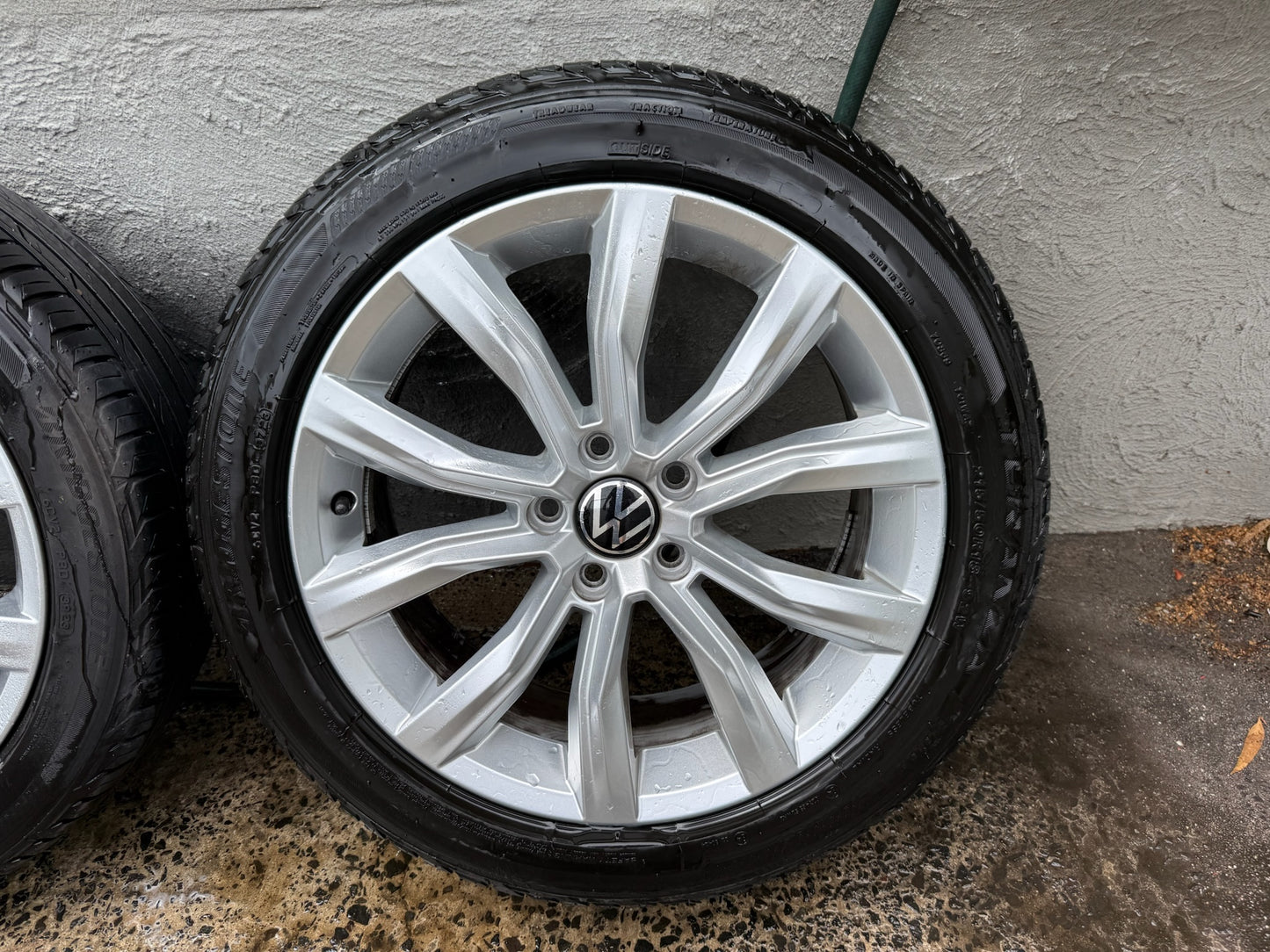 Volkswagen T-Roc 18” Alloy Wheels with Good Tyres