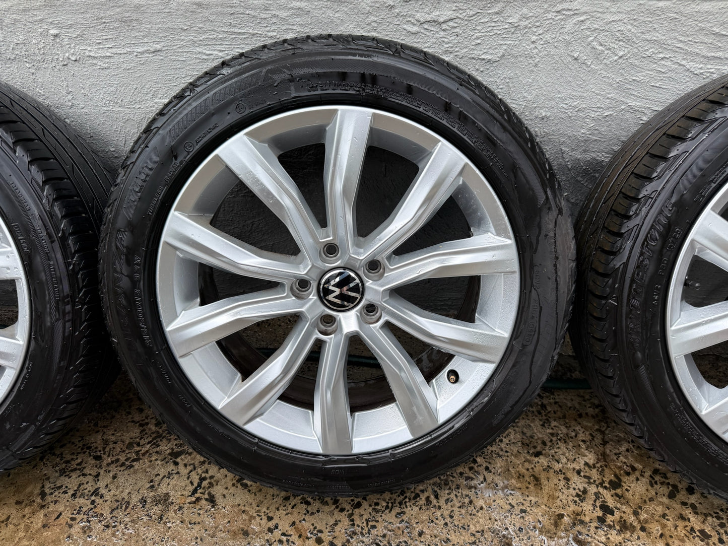 Volkswagen T-Roc 18” Alloy Wheels with Good Tyres