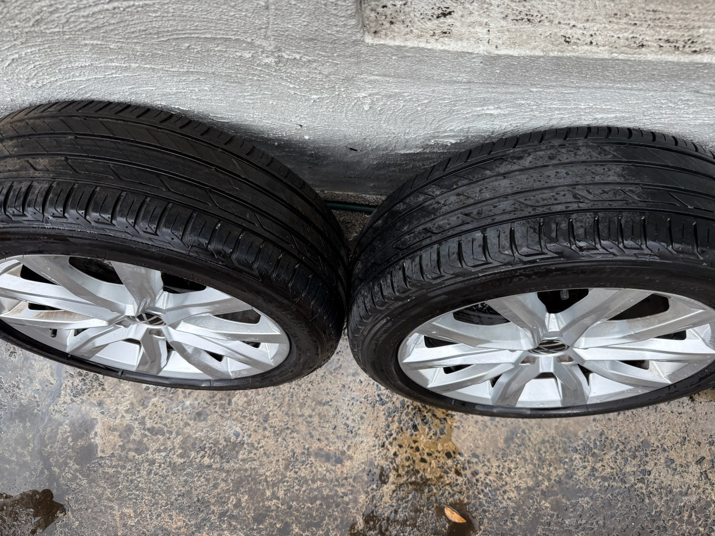 Volkswagen T-Roc 18” Alloy Wheels with Good Tyres