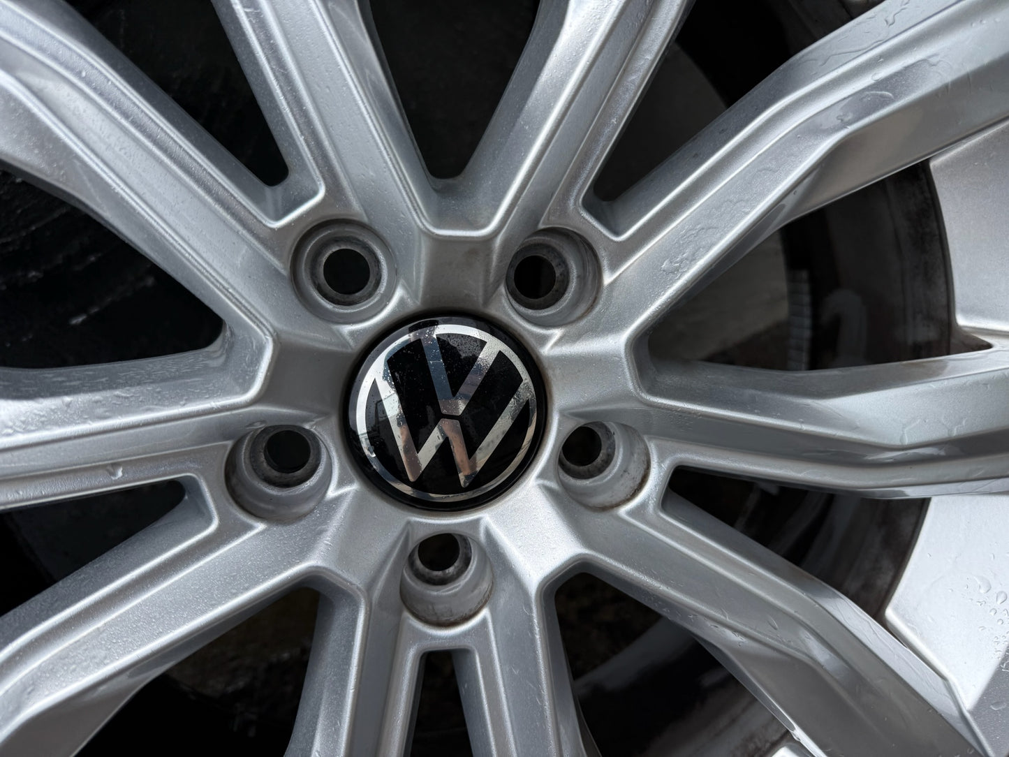 Volkswagen T-Roc 18” Alloy Wheels with Good Tyres