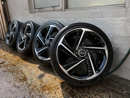 Hyundai Elantra 18” Alloy Wheels with Good Tyres