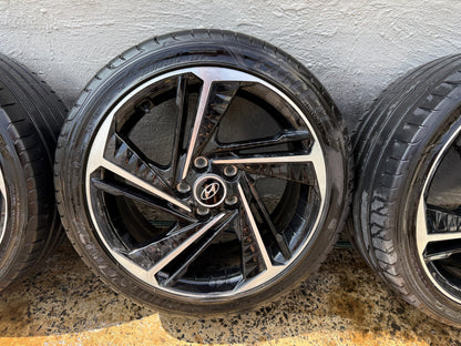Hyundai Elantra 18” Alloy Wheels with Good Tyres