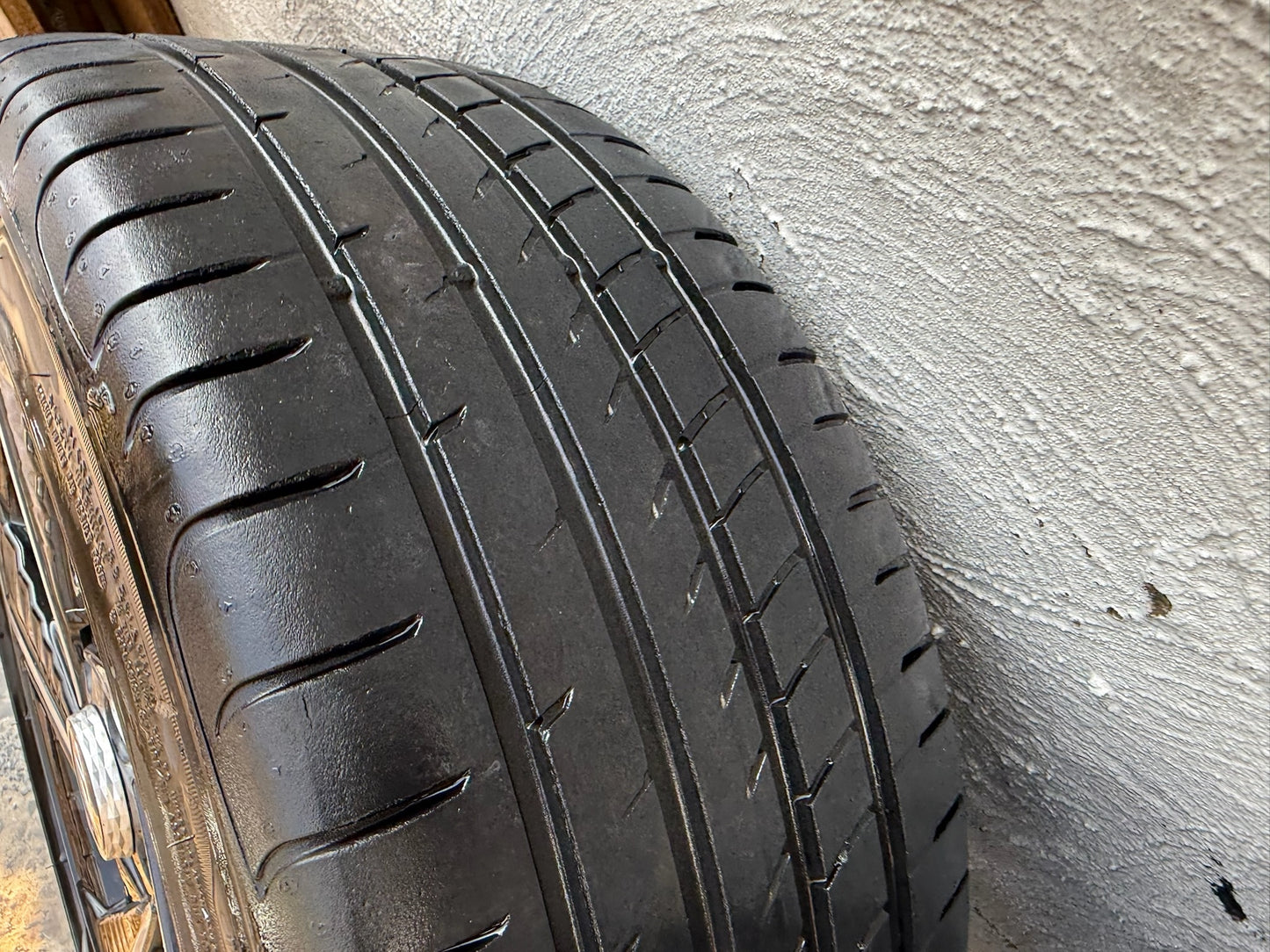 Hyundai Elantra 18” Alloy Wheels with Good Tyres