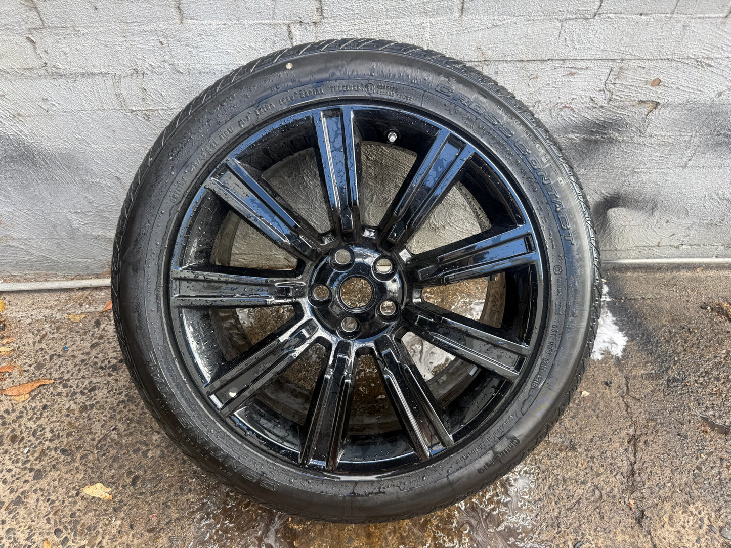 Land Rover Range Rover Sport 21” Alloy Wheel with Good Tyre