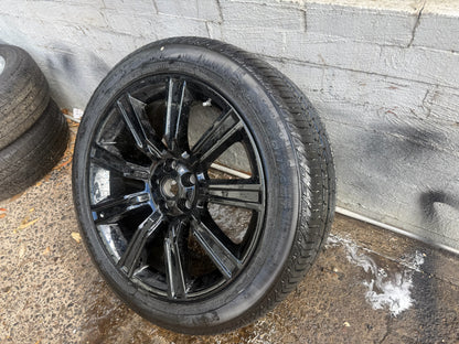 Land Rover Range Rover Sport 21” Alloy Wheel with Good Tyre