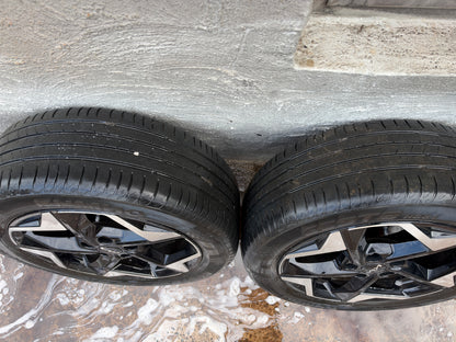 Kia Seltos 17” Alloy Wheels with Very Good Tyres.