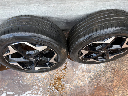 Kia Seltos 17” Alloy Wheels with Very Good Tyres.
