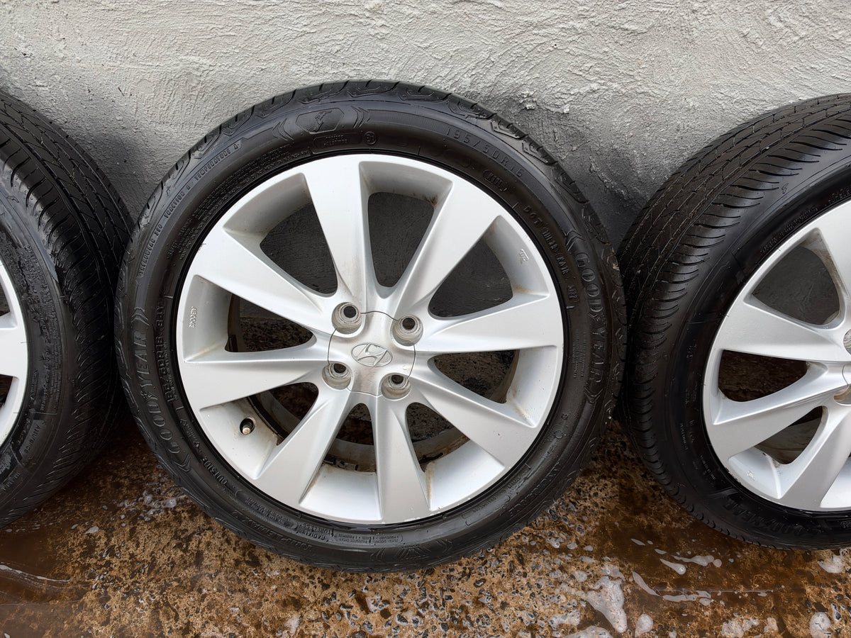 Hyundai Accent 19” Alloy Wheels with Excellent Tyres