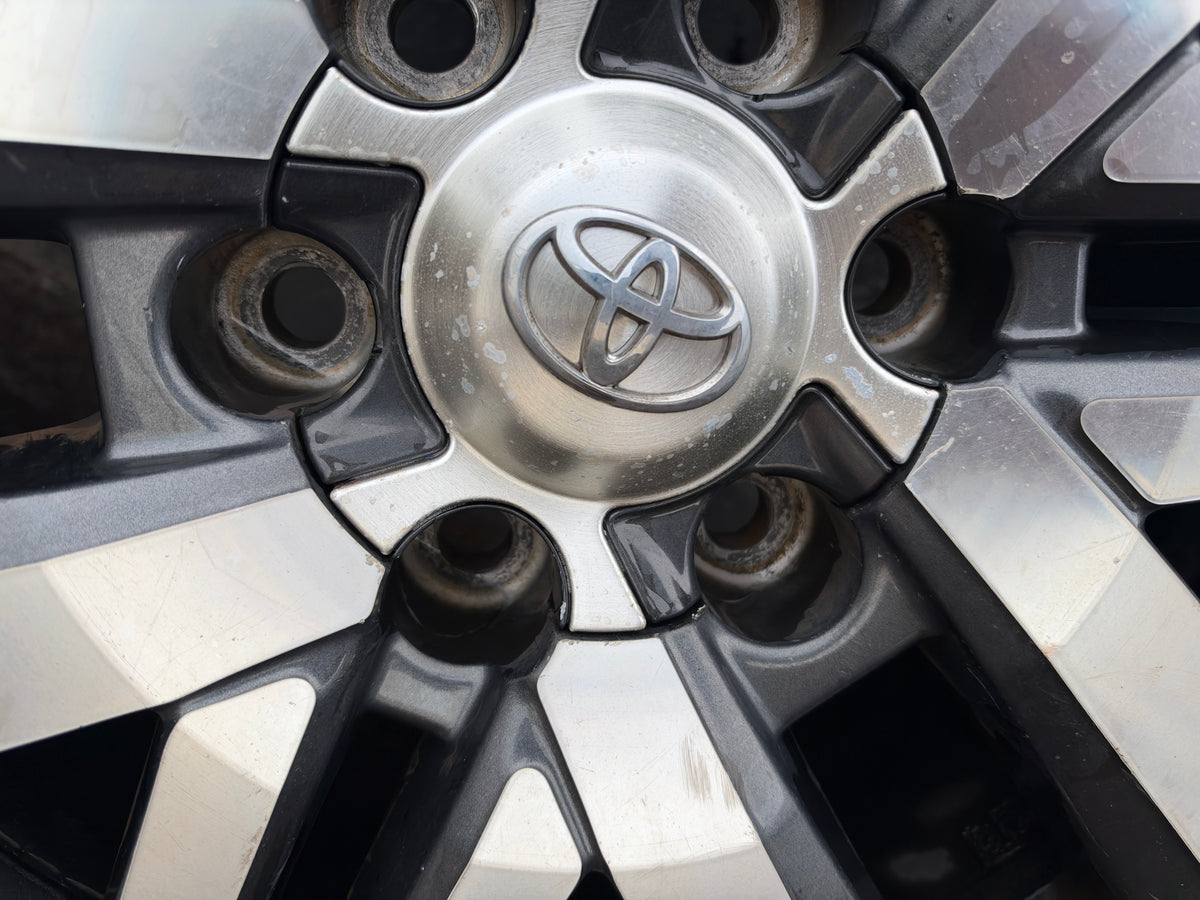Toyota Hilux SR5 18” Alloy Wheels with Falken Wildpeak A/T Tyres