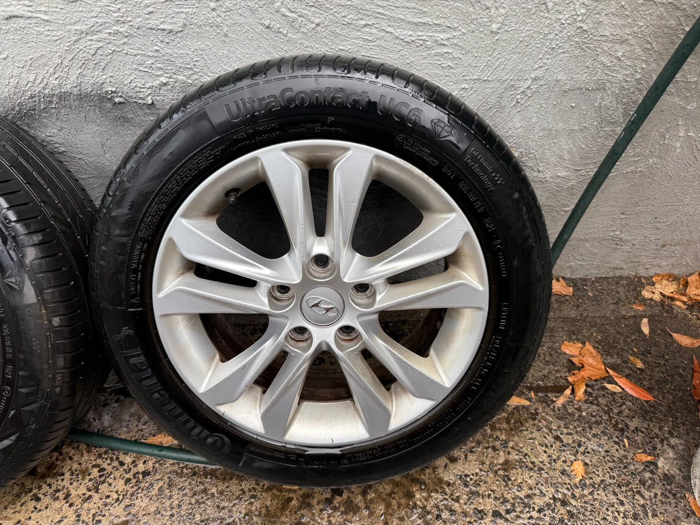 Hyundai i30 16” Alloy Wheels with Good Continental Tyres