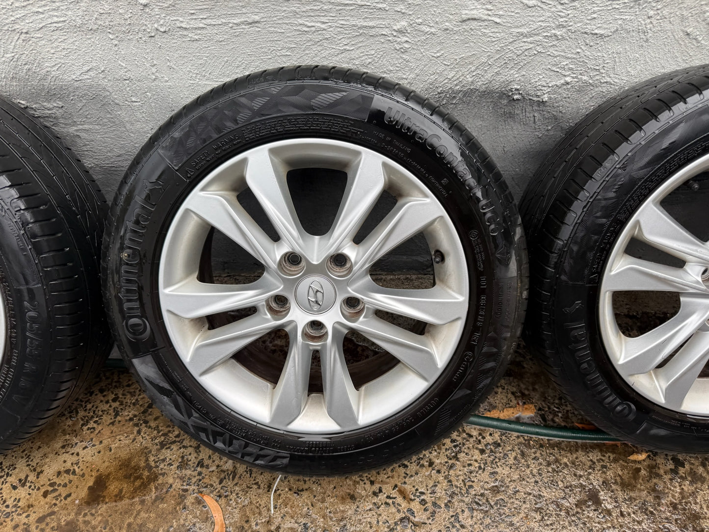 Hyundai i30 16” Alloy Wheels with Good Continental Tyres