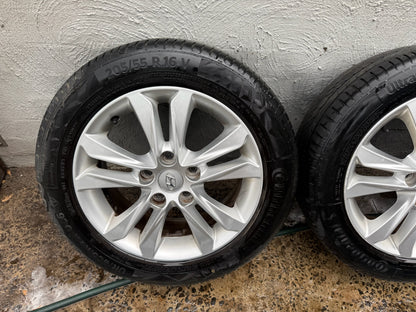 Hyundai i30 16” Alloy Wheels with Good Continental Tyres
