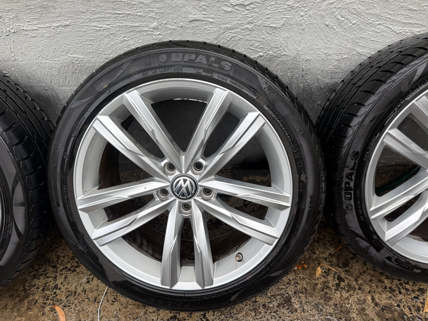 Volkswagen Passat 18” Alloy Wheels with Excellent Tyres