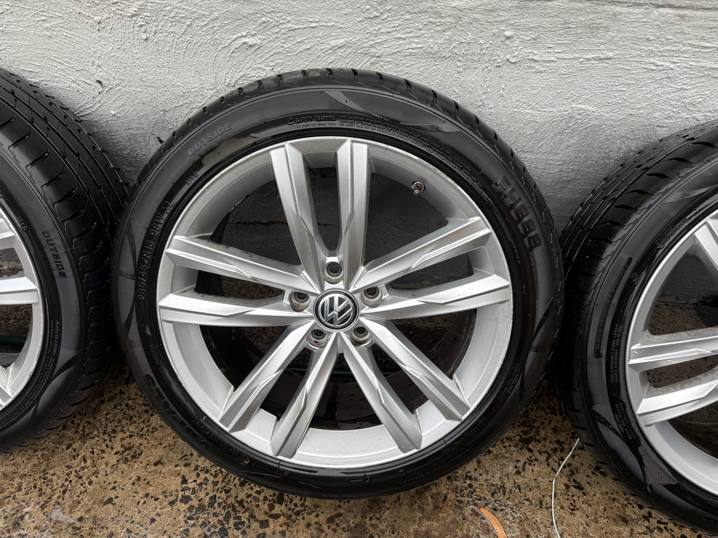 Volkswagen Passat 18” Alloy Wheels with Excellent Tyres