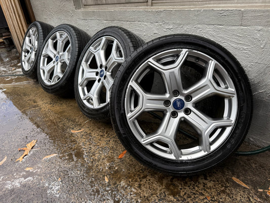 Ford Escape 19” Alloy Wheels with Good Tyres