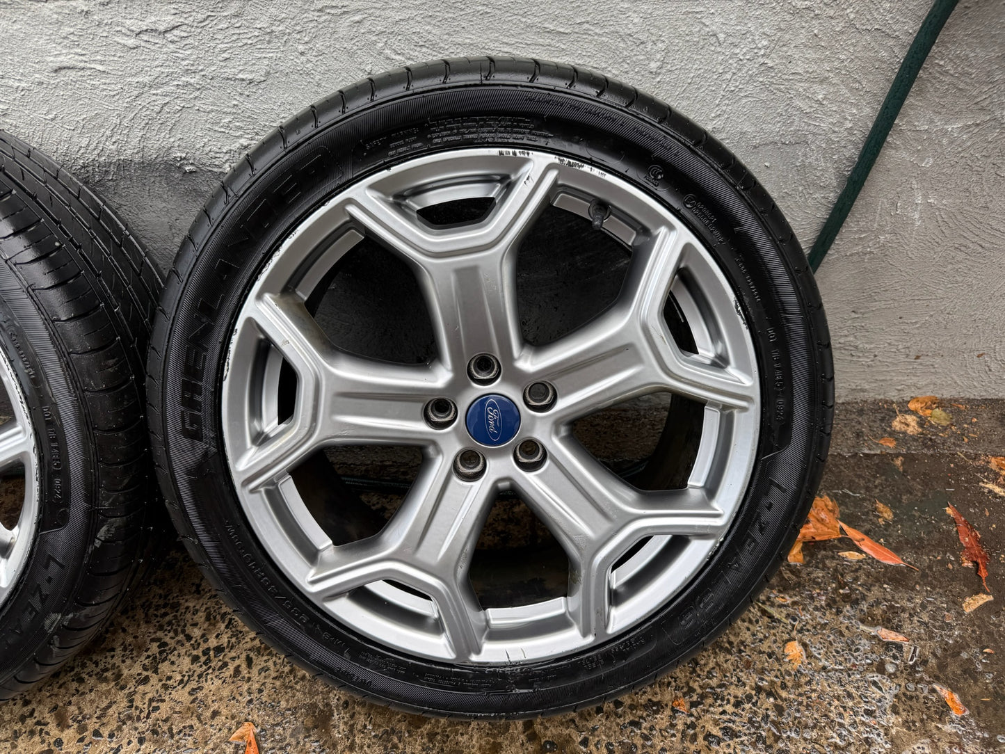 Ford Escape 19” Alloy Wheels with Good Tyres