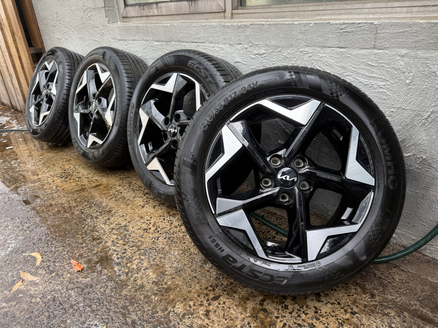 Kia Seltos 17” Alloy Wheels with Good Tyres