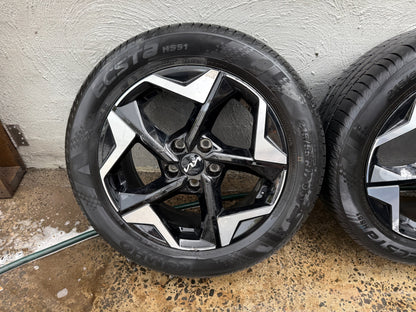 Kia Seltos 17” Alloy Wheels with Good Tyres
