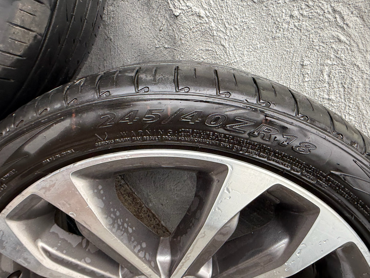 Ford Falcon FGX XR6 18” Alloy Wheels with Good Tyres