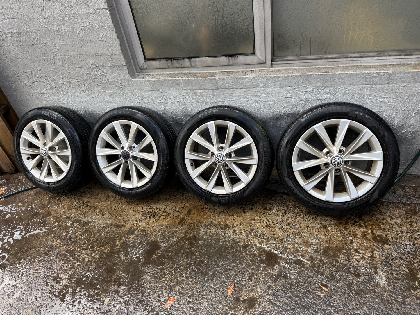 Volkswagen Golf 17” Alloy Wheels with Good Tyres