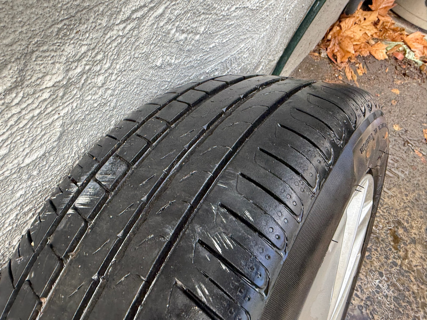 Volkswagen Golf 17” Alloy Wheels with Good Tyres