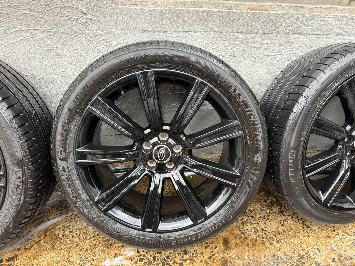 Land Rover Range Rover Evoque 20” Alloy Wheels with Excellent Tyres