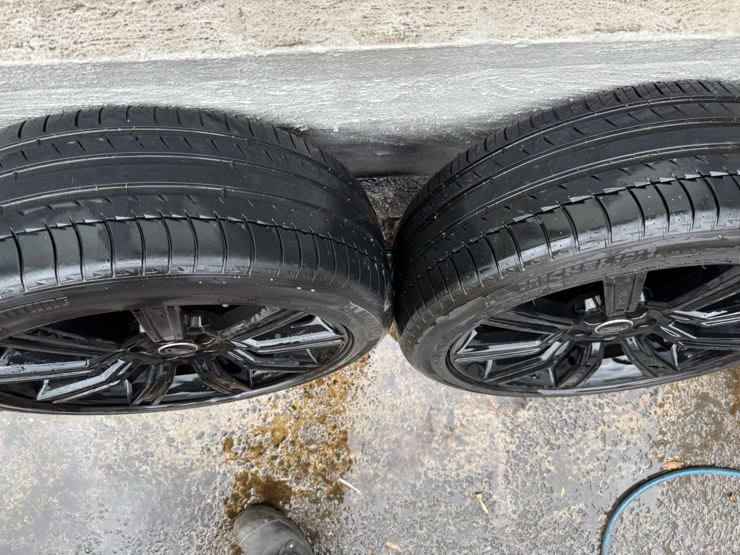 Land Rover Range Rover Evoque 20” Alloy Wheels with Excellent Tyres