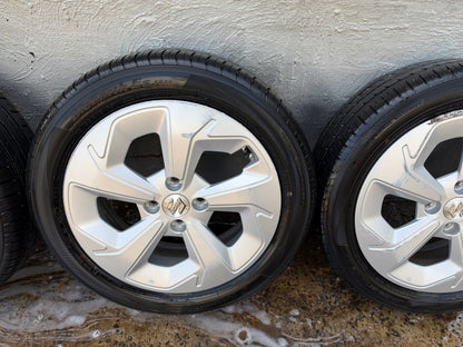 Suzuki Swift 16” Alloy Wheels with Excellent Tyres