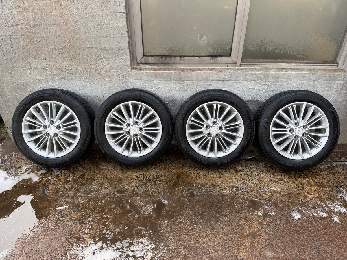 Hyundai Kona 17” Alloy Wheels with Like New Kumho Tyres
